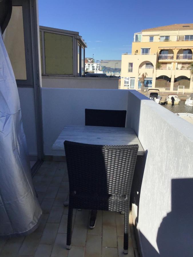 Studio moderne classe 2 dans marina proche mer et etang - lit wifi fibre et parking privé Sète Eksteriør billede