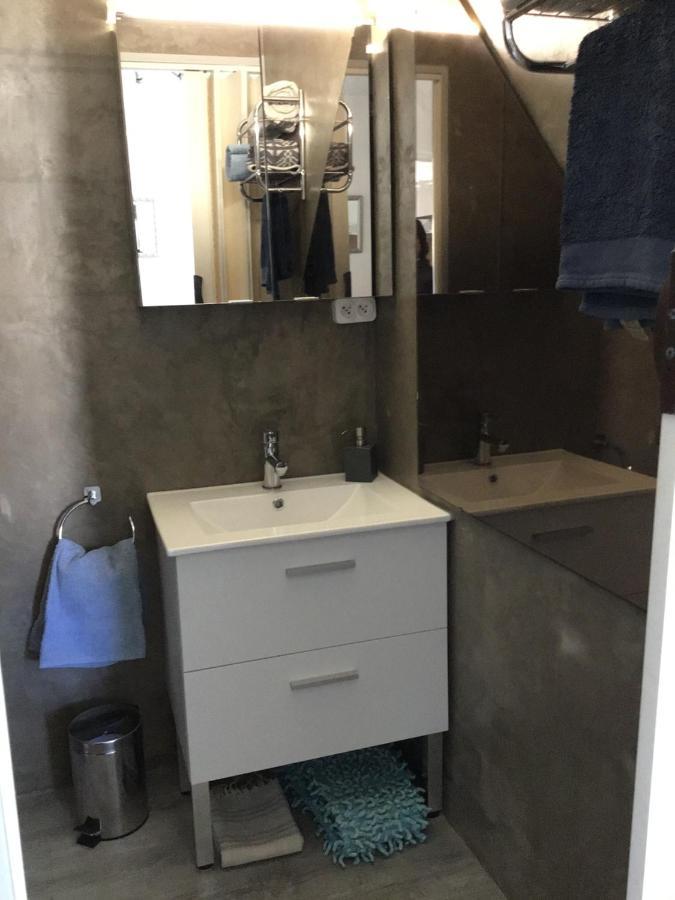 Studio moderne classe 2 dans marina proche mer et etang - lit wifi fibre et parking privé Sète Eksteriør billede